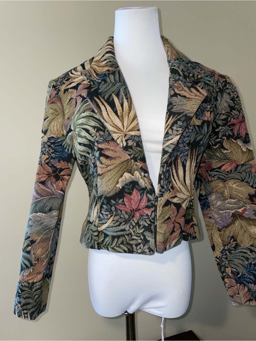 Handmade Floral Tapestry Cropped Blazer Jacket - Multicolor